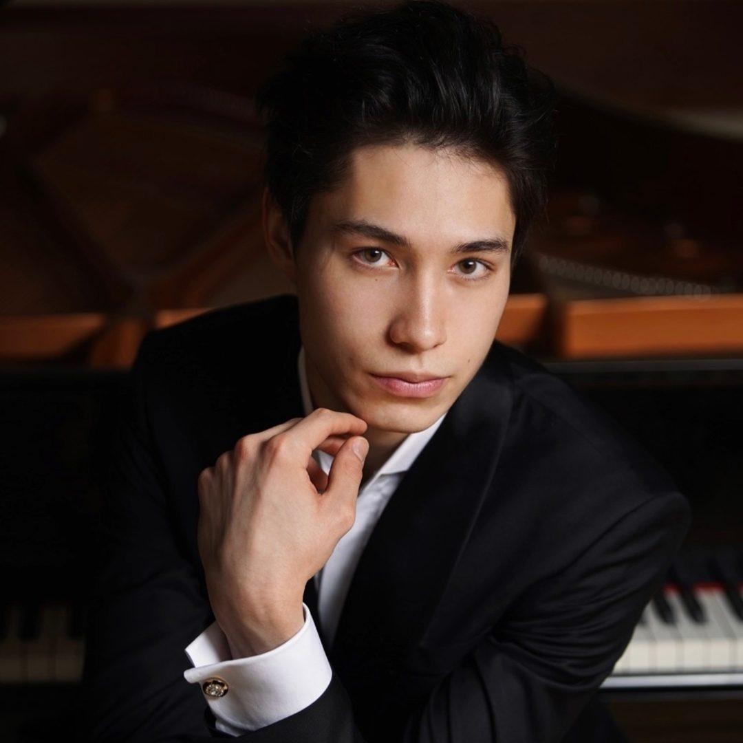 Angel Stanislav Wang, Piano